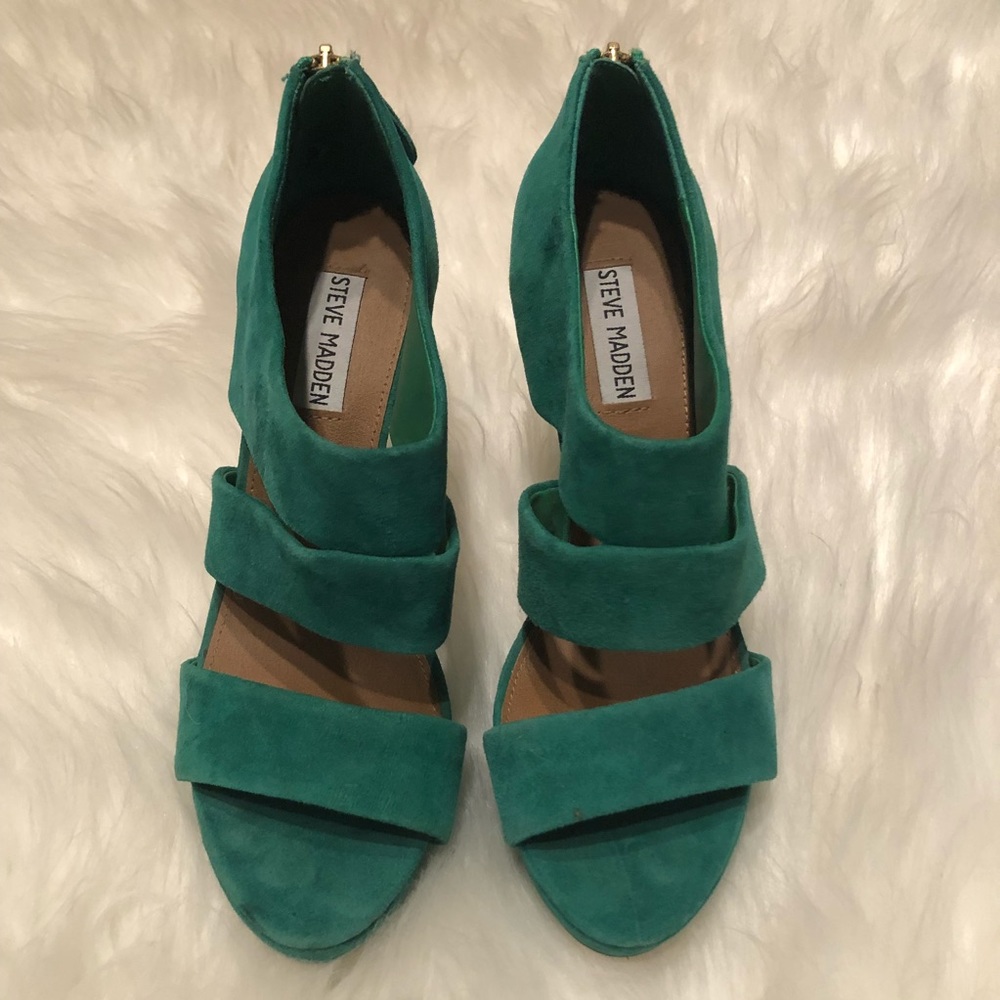 Steve Madden “Buzzzer”